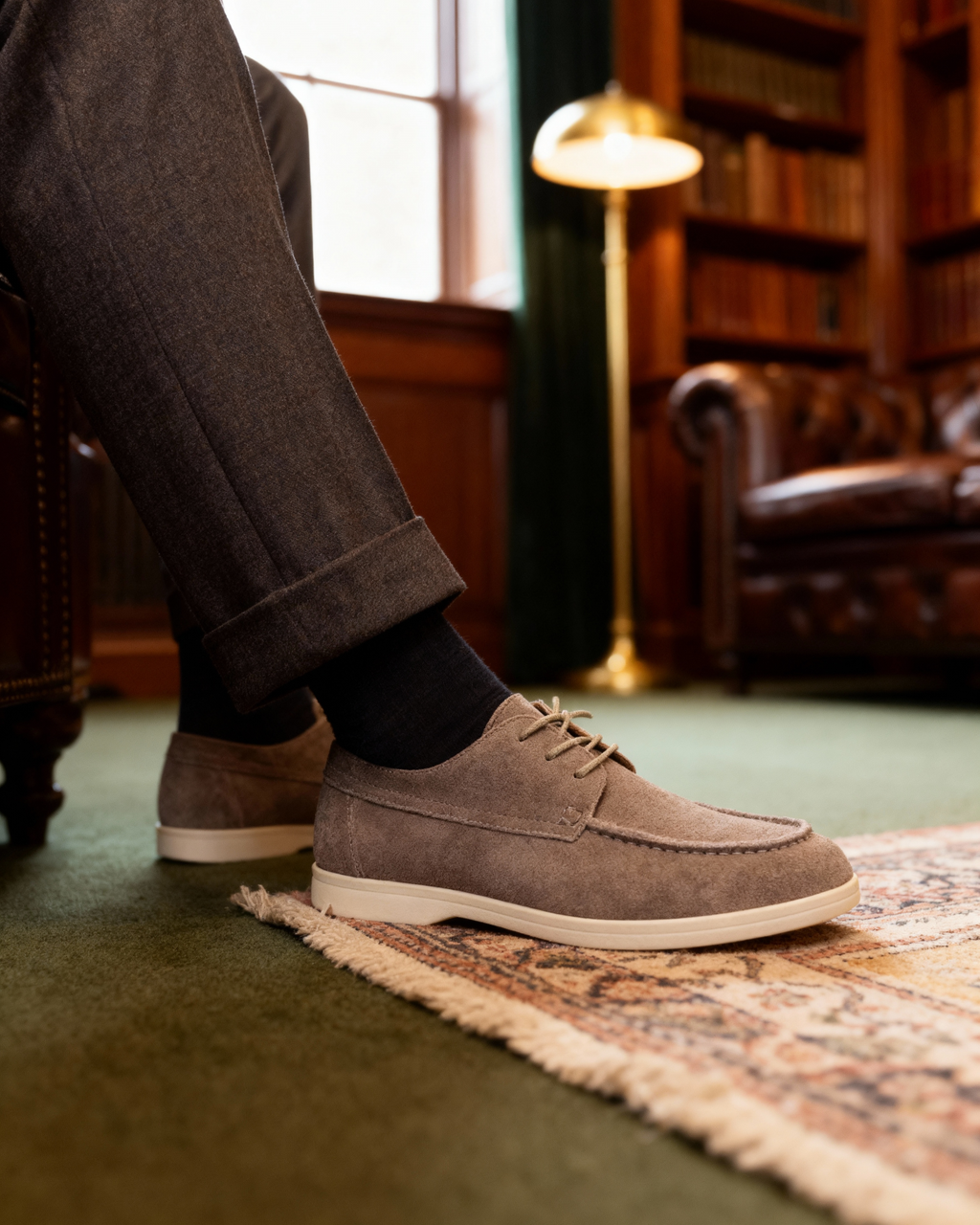 Agora — Buty Zamszowe Sznurowane Premium